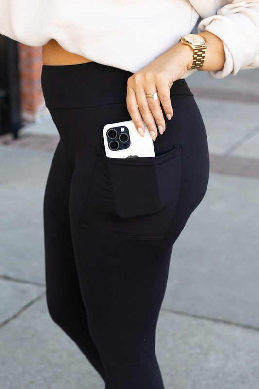 Noir Essential Leggings