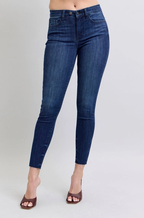 Judy Blue Skinny fit (Mid Rise)